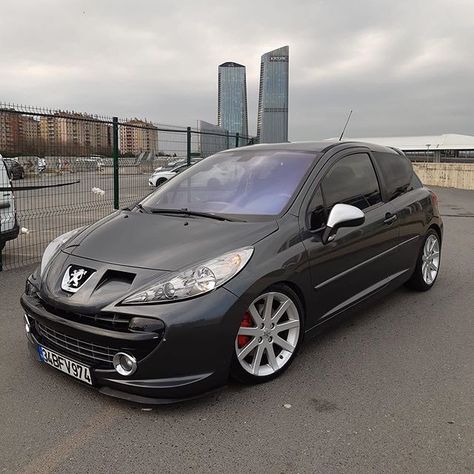 Peugeot 207 Modified, 207 Car, Vw Golf 3, Car Modified, Custom Car Accessories, Peugeot 3008, Peugeot 308, Car Projects, My Dream Car