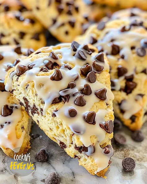 Chocolate Chip Scones Chocolate Chip Scones Recipe, Recipes To Bake, Snacking Cake, Chocolate Chip Scones, Cooking Fever, Scones Recipe Easy, Homemade Chocolate Chips, Scones Ingredients, Scones Recipe