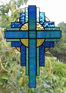 Cross Suncatcher, Stained Glass Cross, Stained Glass Quilt, Glass Art Design, Stained Glass Light, Glass Cross, Wine Glass Art, Glass Art Projects, Beach Glass Art