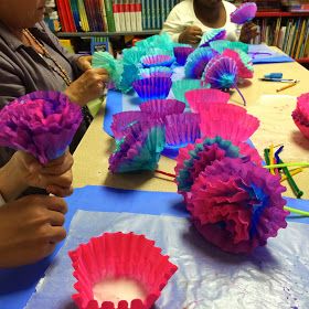 A simple little project that was not only fun, but also therapeutic!!!   Supplies:  1.  Coffee filters (about 30 per kid)  2.  Food colorin... Coral Reef Project Ideas, Coral Reef Craft Preschool, Coffee Filter Coral, Coral Reef Project, Coral Reef Craft, Mystery Island, Under The Sea Decorations, Ocean Theme Classroom, Sea Flowers