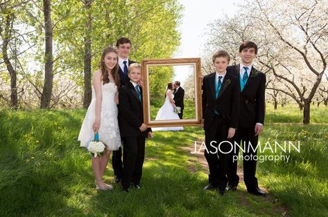 Blended Family Wedding, Wedding Ceremony Ideas, Family Wedding Photos, Photos Booth, Wedding Picture Poses, Blended Family, Wedding Photos Poses, Second Weddings, Kids Frames