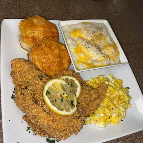 Cooking With Classie on Instagram: “Fish n Grits 🐟 Fried Catfish, Cheesy Grits, Scrambled Eggs & Honey Butter biscuits 🔥 • • • #cookingwithclassie #fishngrits #seafood…” Doordash Food, Honey Butter Biscuits, Catfish Recipes, Butter Biscuits, Cheesy Grits, Fried Catfish, Soul Food Dinner, Food Crush, Pescatarian Recipes