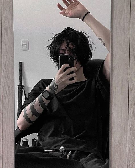 Book Boys Aesthetic, Emo Men Aesthetic, Art Guys Aesthetic, Make Poses Reference, Tattooed Guys Aesthetic, Different Male Aesthetics, Tattoo Guys Aesthetic, Masc Tattoos Aesthetic, Dark Boys Aesthetic