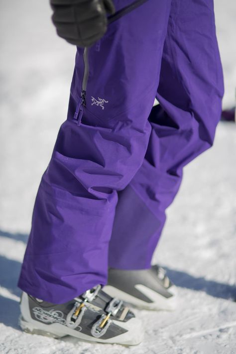 Best Ski Pants Purple Snowboarding Outfit, Snow Pants Outfit, Ski Set, Ski Clothes, Ski Outfit, Snow Outfit, Snowboarding Outfit, Skiing Outfit, Purple Jacket