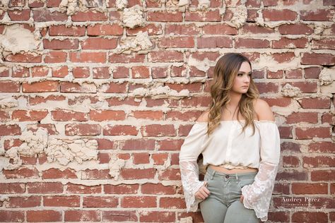 Brick Wall Background Photography Posing Ideas, Headshots Brick Wall, Senior Pics Brick Wall, Senior Pictures With Brick Wall, Brick Building Photoshoot, Brick Wall Portraits, Brick Background Photoshoot, Brick Photoshoot, Brick Wall Photoshoot Ideas