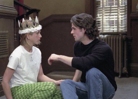 Eddie Cahill, Hockey Boy, Aniston Hair, 30th Birthday Outfit, Friends 1994, Rachel Green Outfits, Rachel Friends, The Lion Sleeps Tonight, Jen Aniston