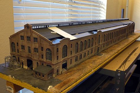 White Metal Siding, Old Factory Architecture, N Scale Buildings, Ho Scale Buildings, Ho Scale Train Layout, Scale Model Building, English Architecture, British Architecture, City Layout