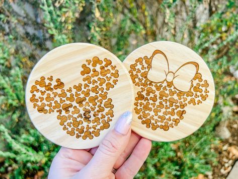 Disney Coasters, Rustic Country Kitchen, Cork Trivet, Disney Mickey And Minnie, Rustic Country Kitchens, Disney Kitchen, Disney Home Decor, Disney Decor, Disney Disney