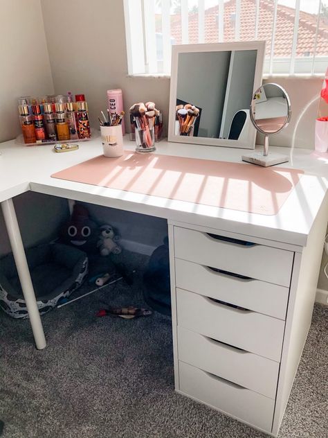 Ikea Desk Hack L Shape, L Shaped Desk Ikea, Ikea Hack Vanity, Ikea Room Ideas, Cricut Room, L Shaped Vanity, Desk Ikea, Cricut Business, Bedroom 2024