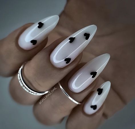 Black And White Nail Designs, White Chrome Nails, Black White Nails, Milky Nails, Punk Nails, Her Nails, Black Hearts, White Nail Designs, Round Nails