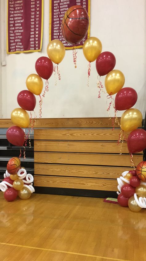 Basketball Homecoming Ideas, Sport Banquet Centerpieces, Girls Basketball Senior Night Ideas, Sports Banquet Centerpieces, Senior Night Ideas, Basketball Centerpieces, Night Basketball, Basketball Ideas, Basketball Senior Night