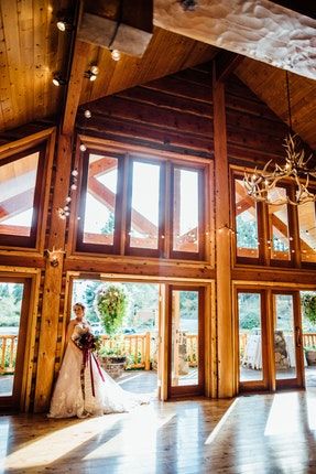 Mountain Springs Lodge Weddings North Cascades Wedding Venue Leavenworth WA 98826 Leavenworth Washington, Winter Wedding Venues, West Coast Trail, Mountain Wedding Venues, Utah Hikes, Pond Landscaping, Washington Wedding, Wedding Reception Locations, Rustic Retreat