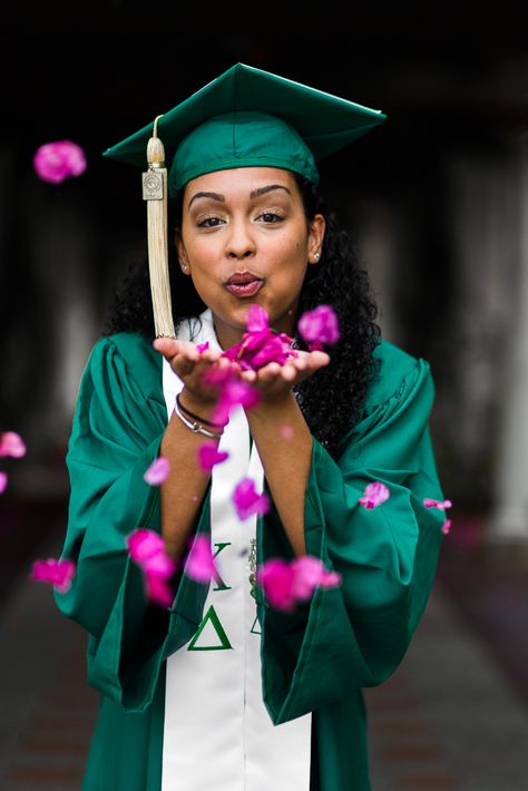 Delta Eta- University of South Florida Graduation Photos With Flowers, Graduation Pictures Flowers, Graduation Pictures With Flowers, Usf Graduation Pictures, Usf Graduation, Outfit Graduacion, Isee Hair, Graduation Pic Ideas, Cap And Gown Pictures