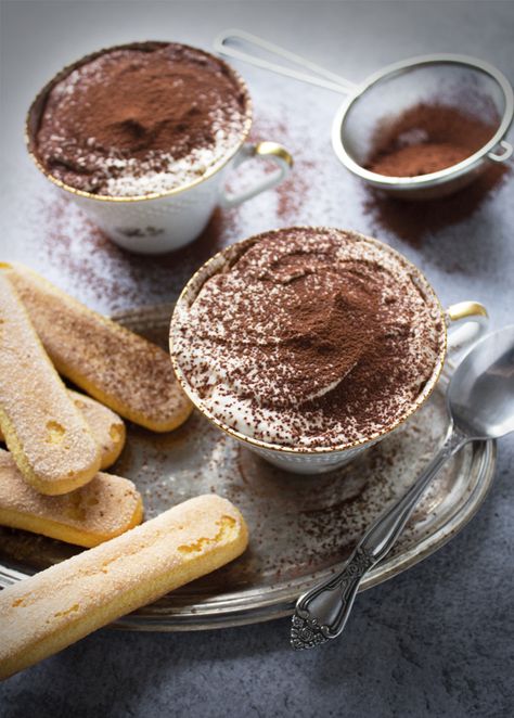 5-Minute Tiramisu Dip Tiramisu Dip, Nilla Cookies, Easy Dessert Dips, Holiday Apps, Creamy Dip, Lady Fingers, Dessert Dips, Dinner Meals, Food Dinner