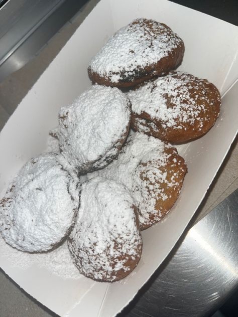 Fried Oreo, Deep Fried Oreos, Fried Oreos, Food Babe, Cute Snacks, Sweet Snacks Recipes, Snacks Recipes, Food Obsession, Sweet Snacks