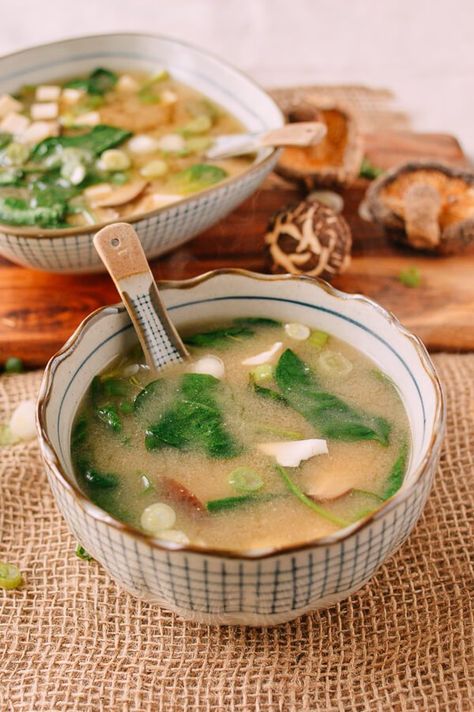 Superfood Miso Soup, by thewoksoflife.com Tofu Soup, Soup Ideas, Woks Of Life, The Woks Of Life, Spinach Soup, Asian Soup, Woks, Japanese Cooking, Japanese Dishes