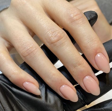 Cute Manicure, Gold Gel Nails, Natural Acrylic Nails, Classic Nails, Almond Acrylic Nails, Soft Nails, Upgrade Your Look, Neutral Nails, Manicure Set