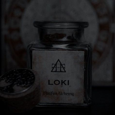 Loki Son, Photowall Ideas, Loki Aesthetic, God Of Mischief, Lady Loki, 17 December, Loki Marvel, Loki Laufeyson, Tom Hiddleston Loki