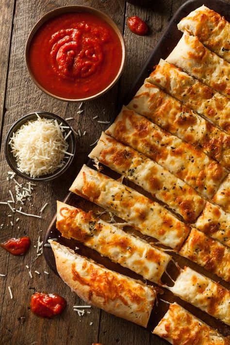 Quick and Easy Italian Garlic Breadsticks Garlic Breadsticks Recipe, Cheesy Breadsticks, Bread Sticks Recipe, Garlic Breadsticks, Frozen Bread Dough, Garlic Cheese Bread, Making Homemade Pizza, Garlic Cheese, Cheese Sticks