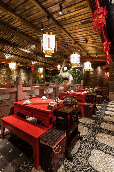 Small Chinese Restaurant Interior Design, Chinese Cuisine Aesthetic, Korean Restaurant Interior Design, Chinese Coffee Shop, Asian Coffee Shop, Chinese Cafe Design, Chinese Restaurant Interior Design, Chinese Restaurant Interior, Chinese Restaurant Design