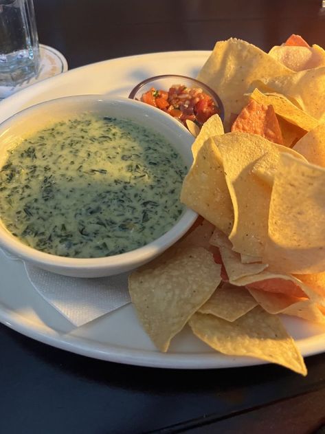 Chips Dip, Bahama Breeze, Chip Dip, Pretty Food, Food Cravings, Palak Paneer, Aesthetic Food, Good Eats, Food Dishes