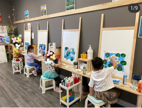 Art Room Preschool, Art Studio Classroom Design, Kids Art Studio At Home, Preschool Art Room, Art Studio Room Ideas Small Spaces, Art Store Design, Art Center Ideas, Preschool Art Studio, Art Classroom Design