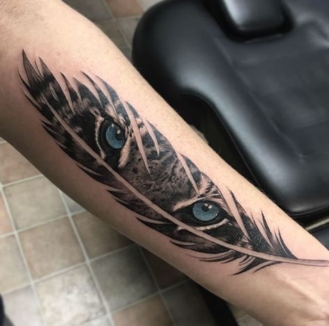 Feather Tiger Tattoo, Feather Animal Tattoo, Tiger Feather Tattoo, Tiger Eye Tattoo For Women, Tattoos For Women Tiger, Animal Eyes Tattoo, Wolf Eyes Tattoo, Plume Tattoo, Wolf Eye Tattoo