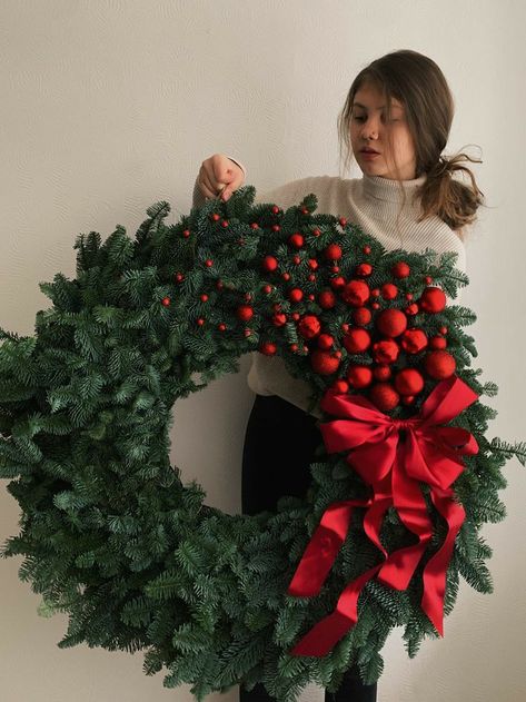 Julkransar Diy, Diy Christmas Wreaths, Stovetop Potpourri, Orange Garland, Gorgeous Christmas, Front Porch Christmas Decor, Christmas Wreaths Diy, Decoration Christmas, Christmas Door