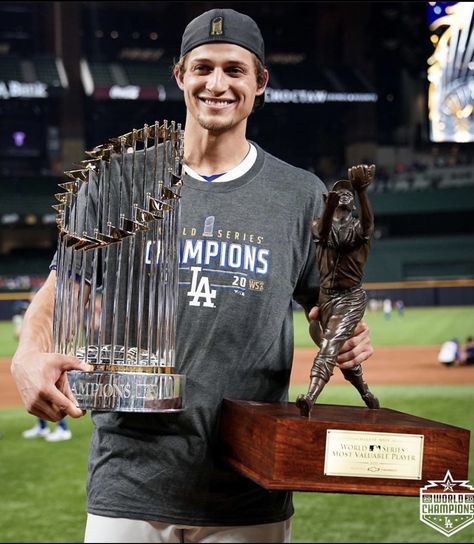 A photo of Corey Seager with the Willie Mays World Series MVP & the Commisioner's Trophy. #MLB Mvp Trophy, Mlb Dodgers, Hot Baseball Players, Comfortable Shoes For Men, Dodgers Nation, La Dodgers Baseball, Dodgers Girl, Corey Seager, Mlb World Series