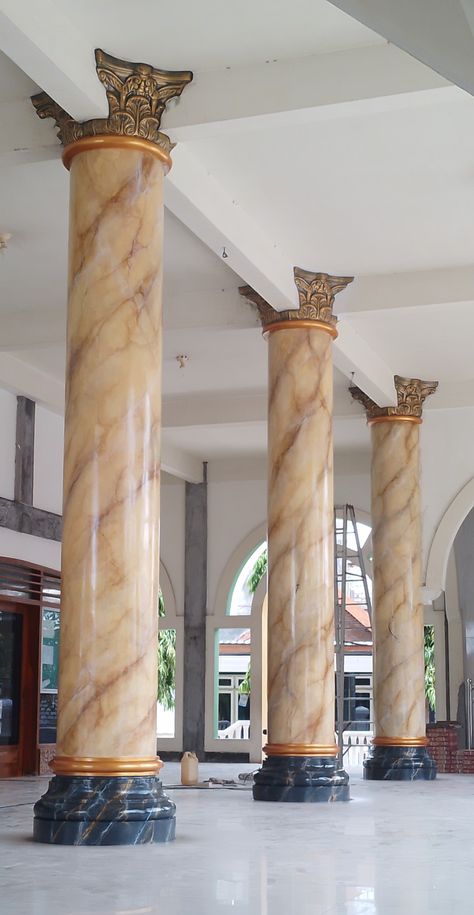 Marble Railing, Villa Classic, Marble Pillar, Black Ink Art, Accent Wall Designs, Railing Design, Home Decor Color, Cat Wallpaper, House Designs Exterior