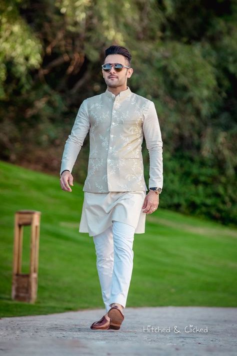 15 Groom Poses That You Must Have On Your Wedding Day! Engagement Dress For Groom, Wedding Lenghas, Indian Wedding Clothes For Men, Sherwani For Men Wedding, Wedding Kurta For Men, Groom Dress Men, Wedding Outfits For Groom, Wedding Dresses Men Indian, Indian Groom Wear