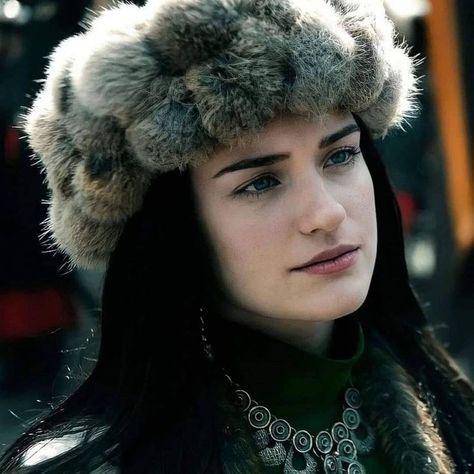 Lyanna Stark, Goddess Beauty, Russian Culture, Viking Woman, House Of Dragons, Fantasy Aesthetic, Face Claims, Woman Face, Your Eyes