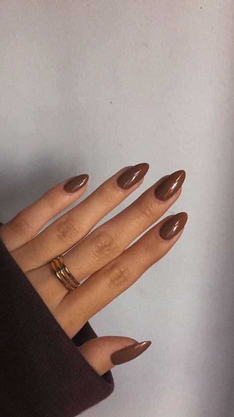 Brunette Nails Color, Coffee Almond Nails, Mocha Nail Color, Taupe Almond Nails, Chocolate Almond Nails, Brown Nails Almond Shape, Brown Nail Inspiration, Brown Pedicure, Marron Nails