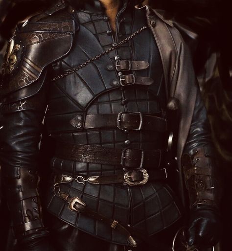 Fantasy Archer Aesthetic Male, Man Warrior Aesthetic, Male Assassin Aesthetic Medieval, Armor Aesthetic Male, Medieval King Aesthetic, Wyll Ravengard Aesthetic, Male Fantasy Armor, Warrior Outfits Men, Royal Guard Character Design