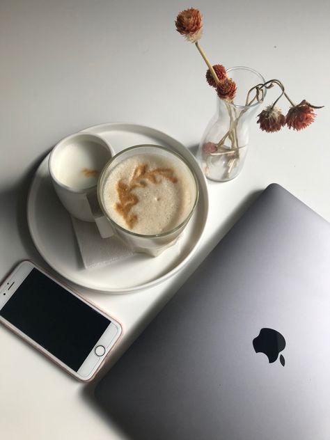 Apple Coffee, Story Aesthetic, Aesthetic Ig, Education, Drinks, Coffee, Quick Saves, Instagram