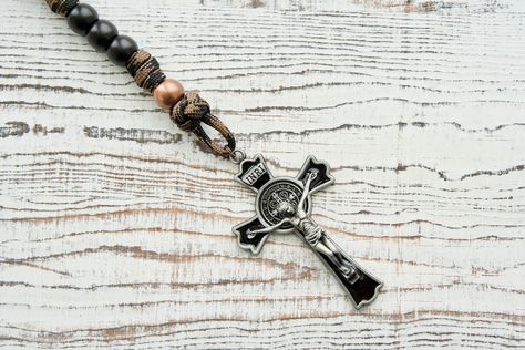 ★★★★★ "Very satisfied with item. Well made and more than meets my expectations." https://SanctusServo.com #etsy #black #red #paracordrosary #mensrosary #churchmilitant #5decaderosary #crusader #deusvult #catholiccrusades Mens Rosary, Paracord Rosary, Camo Men, St Benedict, Hail Mary, Rosary Catholic, Spiritual Warfare, Catholic Gifts, Black Acrylics