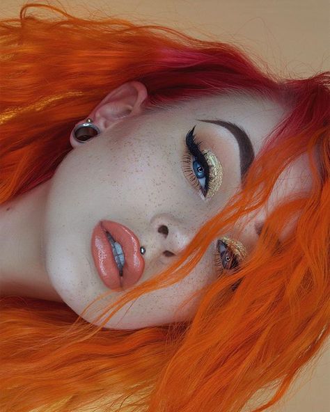 Evelina Forsell, Eye Shimmer, Nabla Cosmetics, Cheveux Oranges, Faux Freckles, Translucent Powder, Makeup Goals, Orange Hair, Rainbow Hair