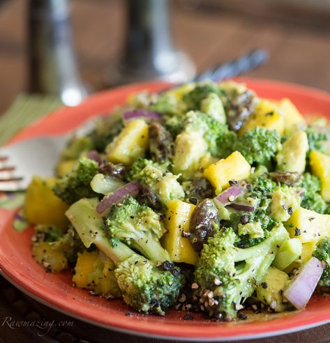 Avodaco Mango Salad @Rawmazing.com Fresh Fruit Recipes, Broccoli Salad Recipe, Mango Salad, Raw Vegan Recipes, Broccoli Salad, Avocado Recipes, Raw Food, Eating Raw, Vegan Foods