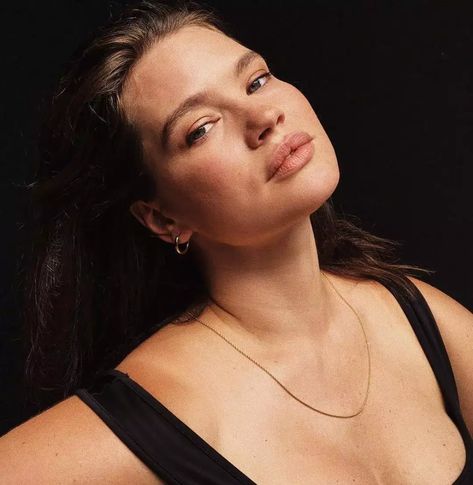 Tara Lynn - Age, Height, Weight, Net Worth, Boyfriend, 2022 - Net Worth Tara Lynn Model, Tara Lynn, Lady Style, Emilia Clarke, Stay In Shape, Ex Boyfriend, R P, Ravenclaw, Height And Weight