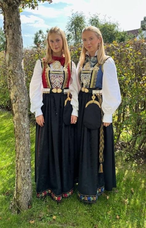 Norwegian Traditional Clothing, Finland Clothing, Norse Women, Norwegian Dress, Norwegian Culture, Scandinavian Clothing, Scandinavian Culture, Scandinavian Dress, German Culture