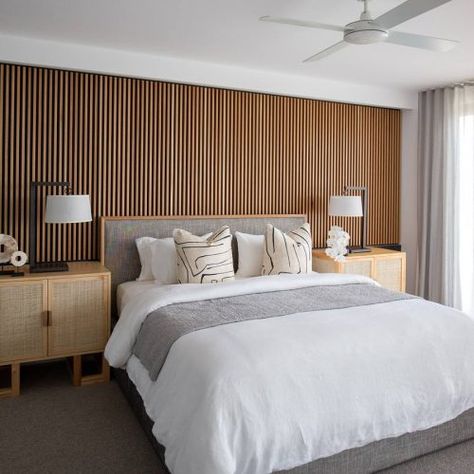 Tasmanian oak bed head wall feature hand made in Australia Bedroom Head Wall Design, Wooden Slat Bedroom, Wood Cladding Bedroom, Head Bed Ideas, Timber Feature Wall Bedroom, Bedheads Ideas Wooden, Slat Panelling Bedroom, Slat Bedroom Wall, Bedroom Headwall