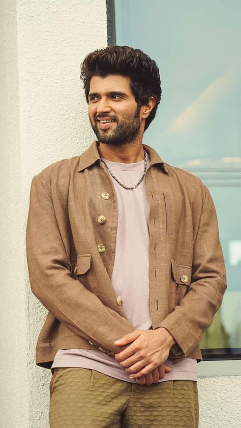 Actor Vijay, Vijay Deverakonda, Dj Images Hd, Bollywood Music Videos, Vijay Devarakonda, First Youtube Video Ideas, Fashion Artwork, Bollywood Hairstyles, Blockbuster Movies