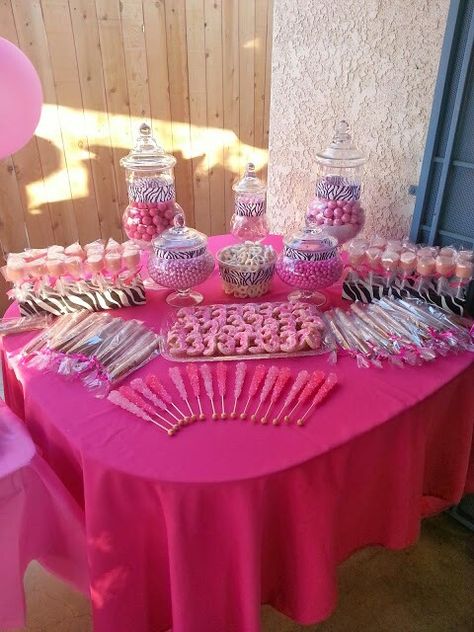 Barbie Theme Dessert Table, Barbie Candy Table Ideas, Barbie Treat Table, Barbie Candy Table, Barbie Dessert Table, Barbie Bday, Barbie Theme Party, Candy Land Birthday Party, Sixth Birthday