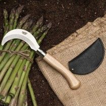 Homestead Tools, Smithing Projects, Tableware Photography, Garden Knife, Clean Concrete, Cosplay Idea, Trench Knife, Food Gardening, Woodworking Shows