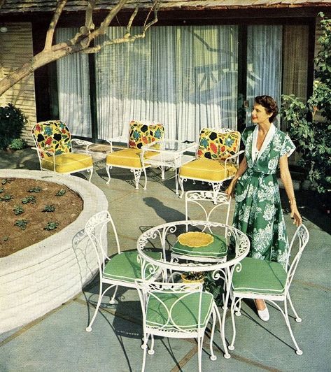 1950s/1960s Patio Furniture for the Vintage styled home/ mid century modern #1950s #1950sfashion #mcm #patio #patiofurniture #retrostyle #backyard #vintagehome Vintage Patio Furniture, Vintage Outdoor Furniture, Patio Dining Furniture, Iron Patio Furniture, Vintage Patio, Wrought Iron Patio Furniture, Modern Outdoor Patio, Lawn Furniture, Vintage Outdoor