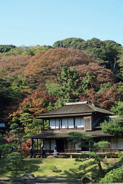 a Japanese old house ,Yokohama 80s Japanese House, Vintage Japanese House, Japanese House Countryside, Japanese Cottage House, Japanese Aesthetic House, Japanese Modern Architecture, Japanese Zen House, Japanese House Aesthetic, Japanese Countryside House