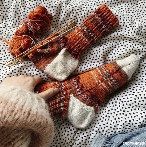 Knitted Socks Aesthetic, Aesthetic Knitting Ideas, How To Make Socks, Knitting Sock, Pumpkin Socks, Sock Collection, Knitting Aesthetic, Sock Knitting, Hand Knit Socks