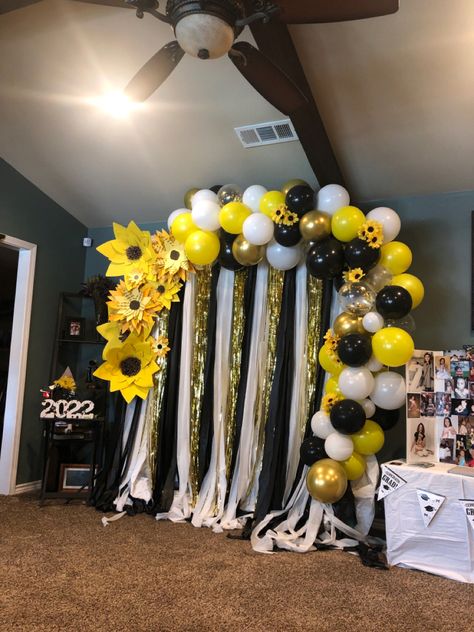 Yellow White And Gold Party Decor, Black And Yellow Decorations, Black Yellow Birthday Theme, Yellow And Black Graduation Party Ideas, Cow Print And Sunflower Balloon Arch, Black And Yellow Birthday Theme, Black And Yellow Birthday Decorations, Black And Yellow Balloons Decoration, Yellow And Black Decorations Party