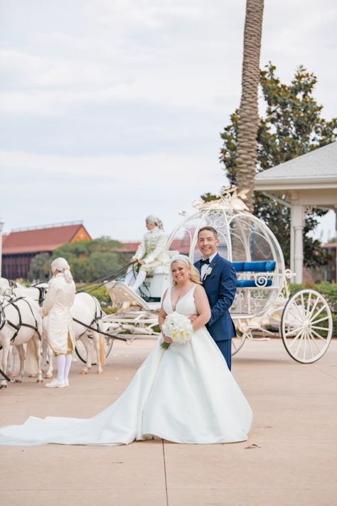 Happily ever after with a breathtaking Cinderella carriage as the centerpiece of your wedding day. With Bella Grey, we bring your fairytale dreams to life. Our expert wedding concierge, videographer and photographers in Orlando ensure every magical moment is captured perfectly, from your grand entrance to your romantic ride. Make your wedding day unforgettable with the enchanting touch of a Cinderella carriage. 💫💍📸 #OrlandoWedding #CinderellaCarriage #WeddingPhotography #BellaGreyTeam #Fairy... Rustic Cinderella Wedding, Cinderella Aesthetic Wedding, Cinderella Wedding Carriage, Cinderella 2015 Wedding, Cinderella Carriage Table, Cinderella Themed Wedding, Cinderella Wedding Theme, Cinderella Carriage, Cinderella Wedding