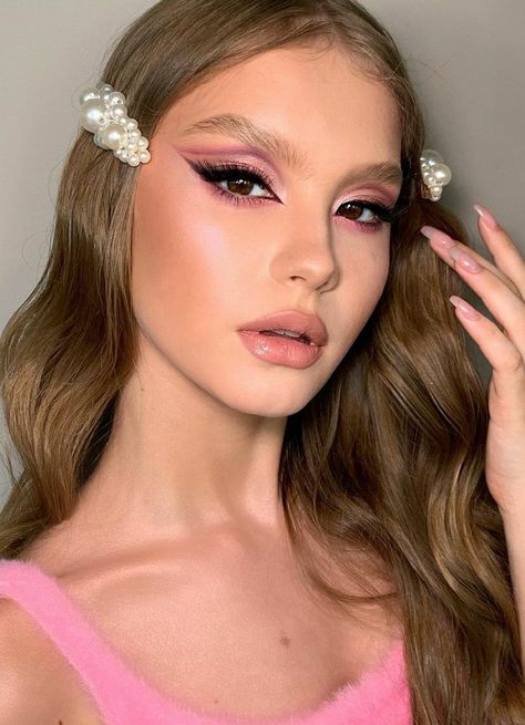 Pink Goddess Makeup, Goddess Makeup, Barbie Makeup, How To Do Makeup, Glamorous Makeup, Natural Eye Makeup, Grunge Makeup, Pink Makeup, Kiss Makeup